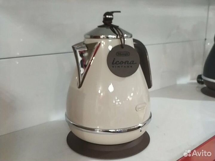 Чайник Delonghi 2001 беж
