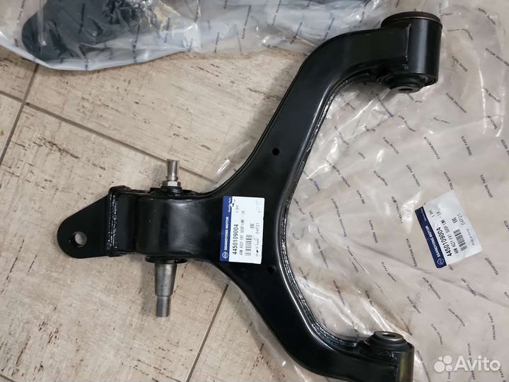 Рычаг нижний Ссангйонг Кайрон новый