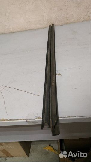 Уплотнитель стекла двери задний левый Renault