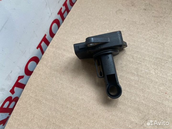 Датчик массового расхода воздуха Toyota Yaris 1.0