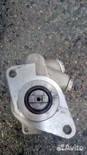 Масляный насос рулевого редуктора Мерседес