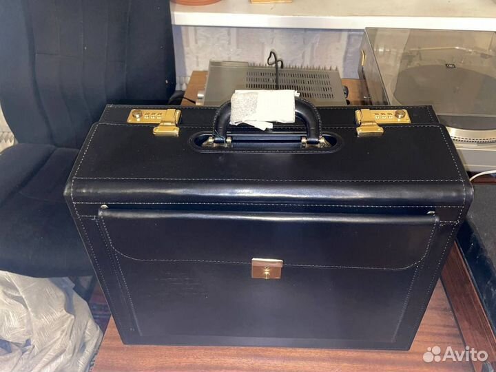 Винтажный кожаный портфель (чемодан) 60-х годов, с