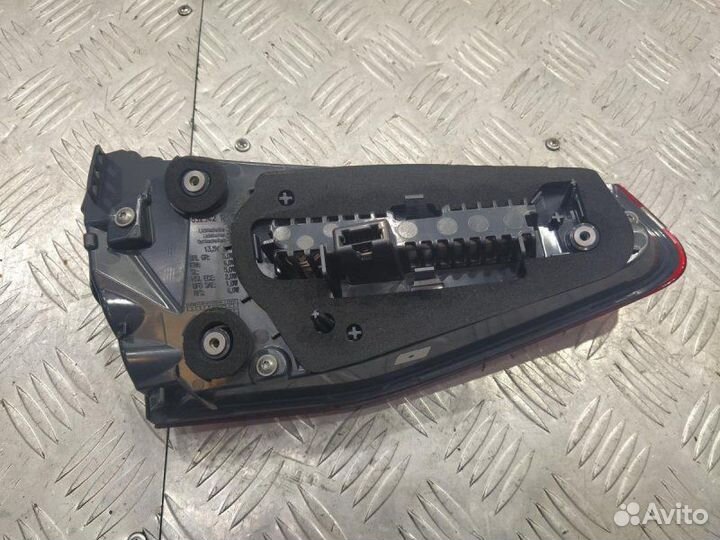 Фонарь внутренний правый Bmw 6 - 620D G32 GT