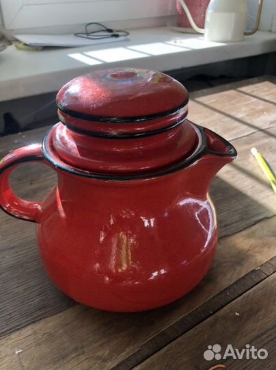 Чайник и чашки