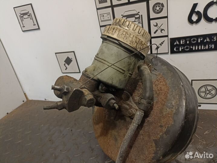 Усилитель тормозов вакуумный Mitsubishi Pajero 1