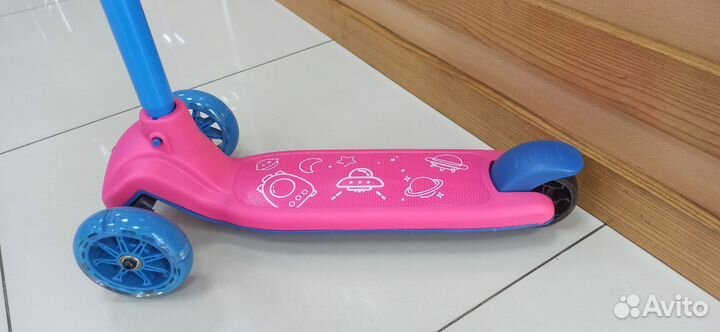 Самокат трехколесный sitis Space розово-голубой