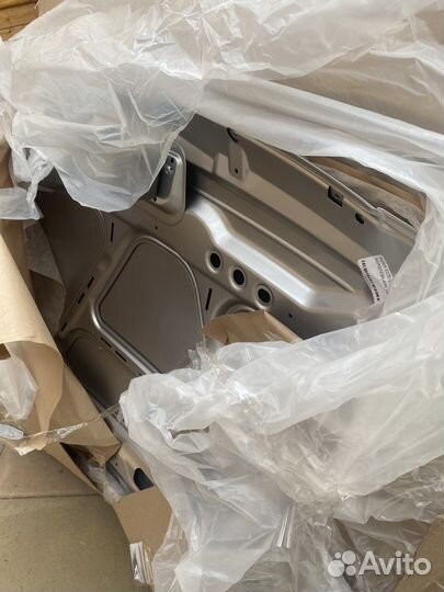 Капоты на LADA priora новые