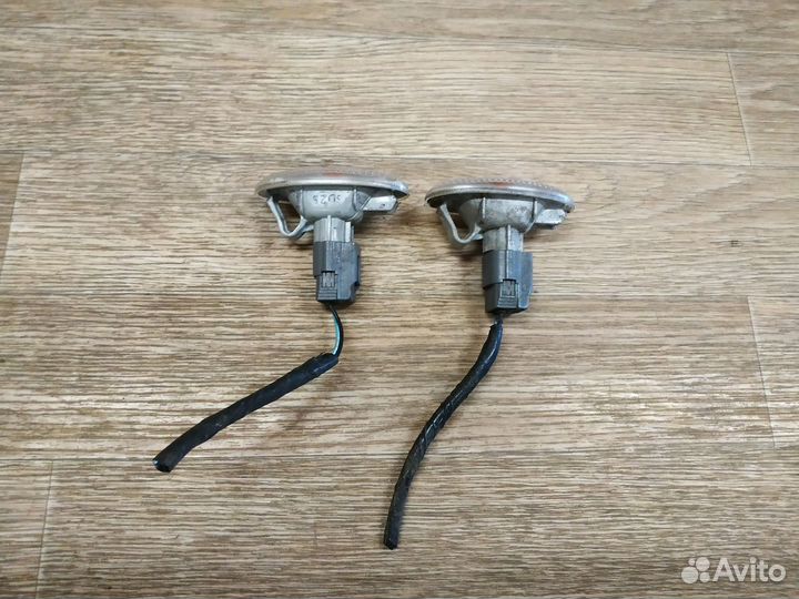 Повторитель на крыло Mazda 3 BK (2002-2009)