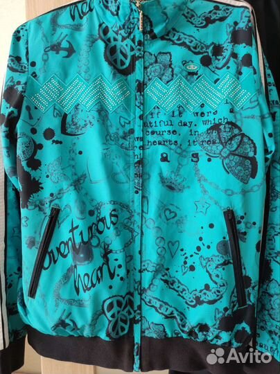 Женский спортивный костюм