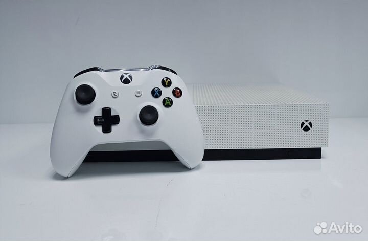 Xbox One S 500GB + 2 диска