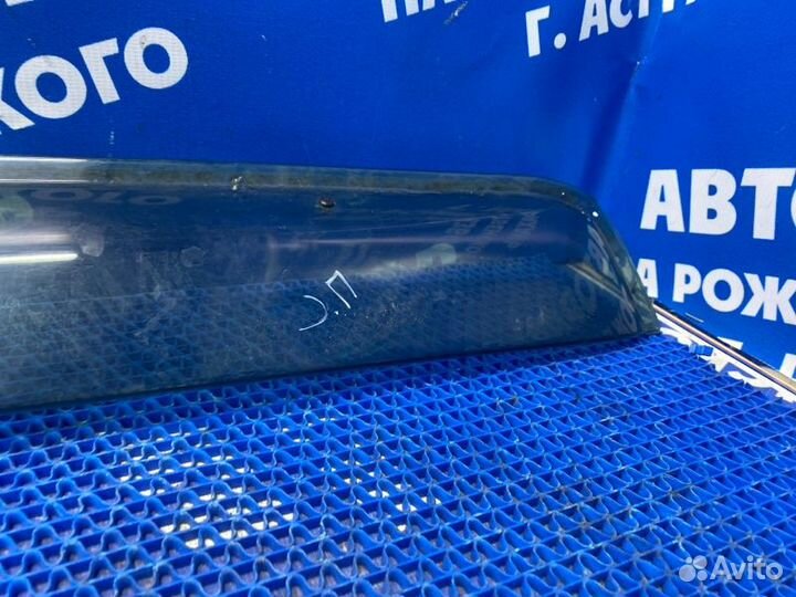 Ветровик Mazda Demio 2 хэтчбек ZJ-VE 2003