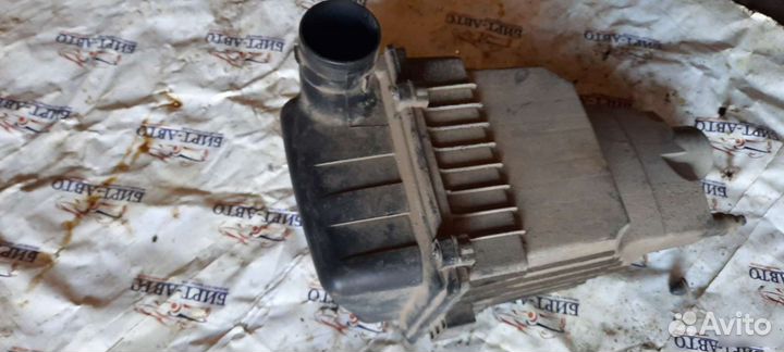 Корпус воздушного фильтра Peugeot 206