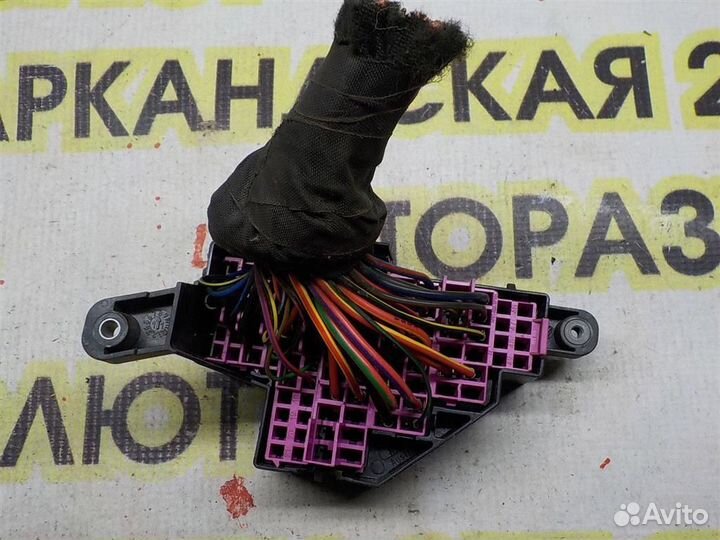 Блок предохранителей Volkswagen Passat (B6) 2005