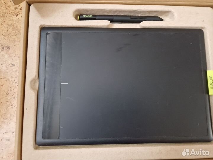 Графический планшет One by Wacom Medium (CTL-671)