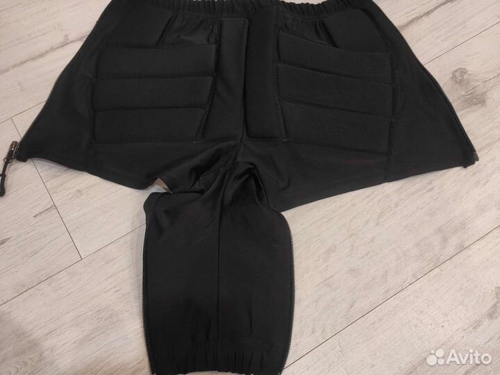 Шорты защитные для фигурного катания