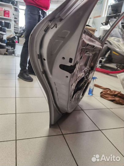 Дверь задняя левая Mercedes w211