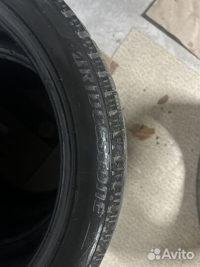 Bridgestone Blizzak Spike-02 245/40 R19 98T
