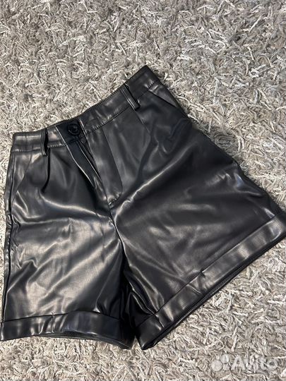 Кожаные шорты