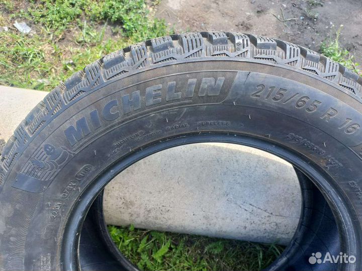 Michelin X-Ice North 4 215/65 R16