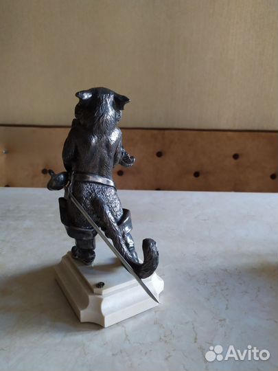 Бронзовая статуэтка