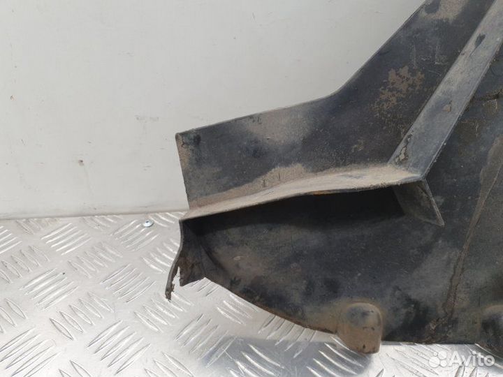 Подкрылок задний правый Mazda Tribute внедорожник