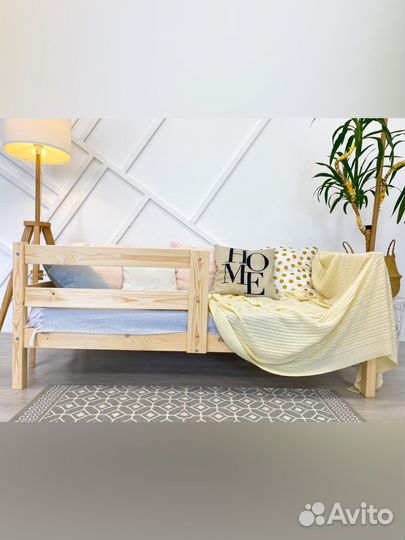 Детская кровать с бортиком