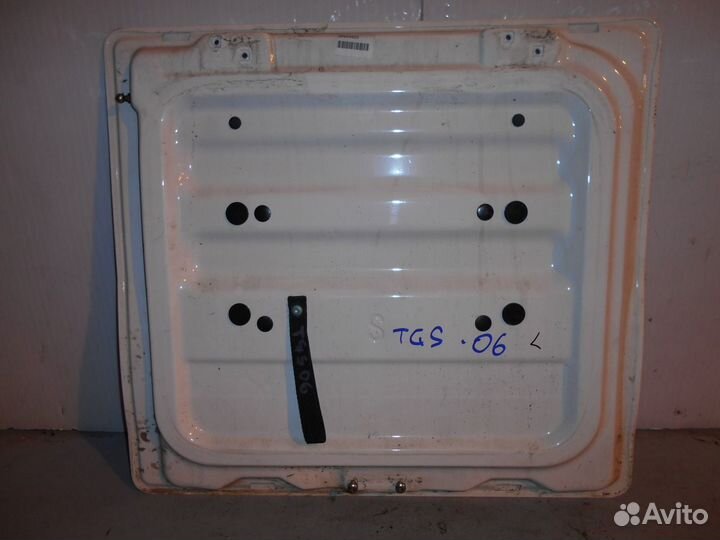 Крышка (дверца) бардачка MAN