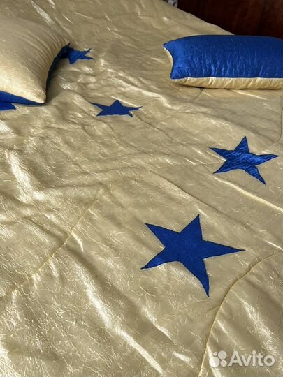 Покрывало и подушки