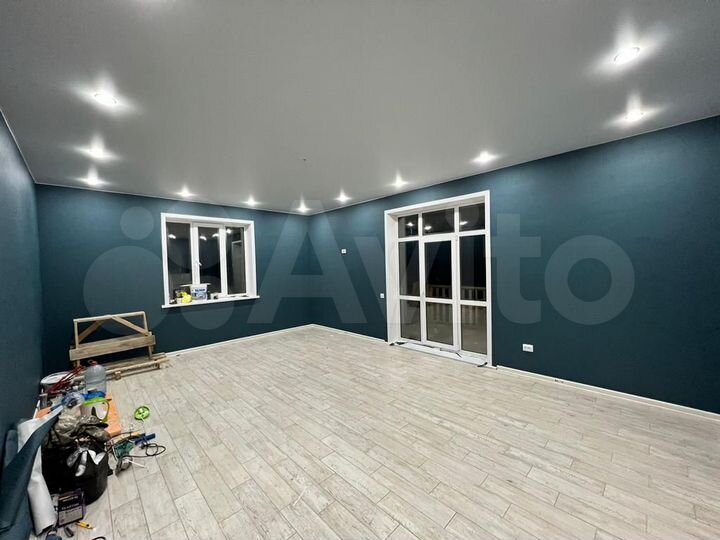 Дом 180 м² на участке 8 сот.