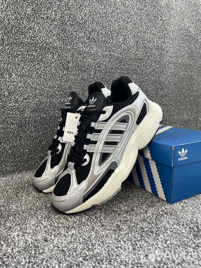 Кроссовки Adidas Ozmillen