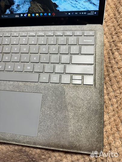 Microsoft surface laptop 2