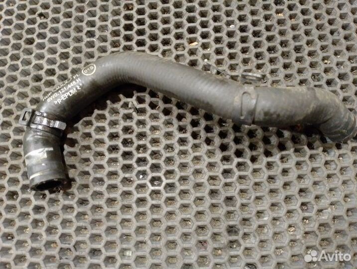 Патрубок системы охлаждения Audi A4 B9 DES 2.0 TDI