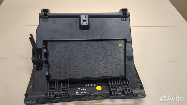 Бардачок Volkswagen Taos, 2022