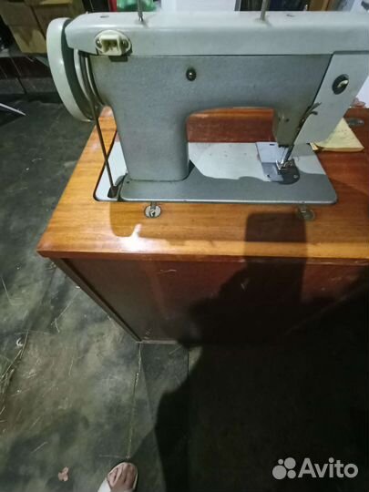 Швейная машина Чайка 3