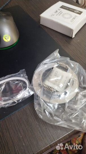 Потолочные светильники и лампочки