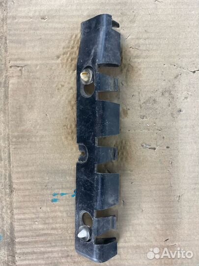 Кронштейн Бампера Задний Левый Renault Logan faza2