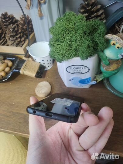 Samsung Galaxy A3 (2017) SM-A320F Single Sim, 2/16 ГБ