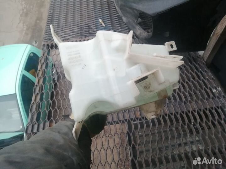 Бачок стеклоомывателя Lexus Ls430 Celsior UCF30