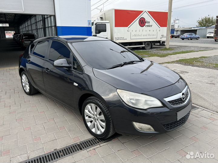 Opel Astra 1.4 МТ, 2011, 198 000 км