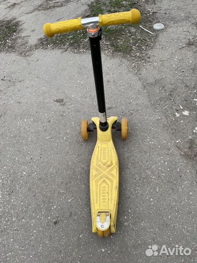 Самокат детский со светящимися колесами