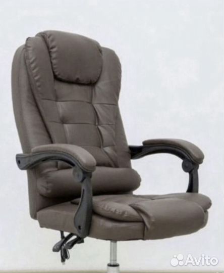 Офисное компьютерное кресло руководителя