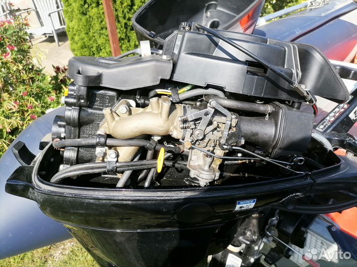 Продаётся лодочный 4-х тактный мотор Mercury 10