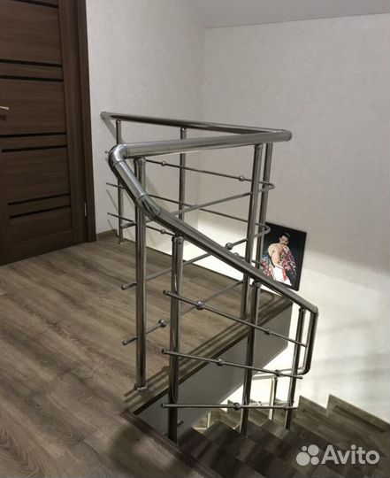 Перила на лестницу