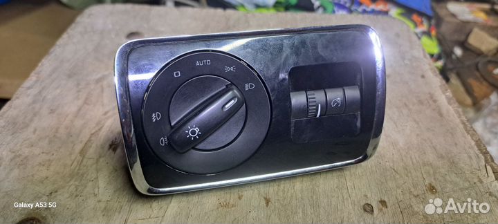 Продам блок управления светом Skoda Superb