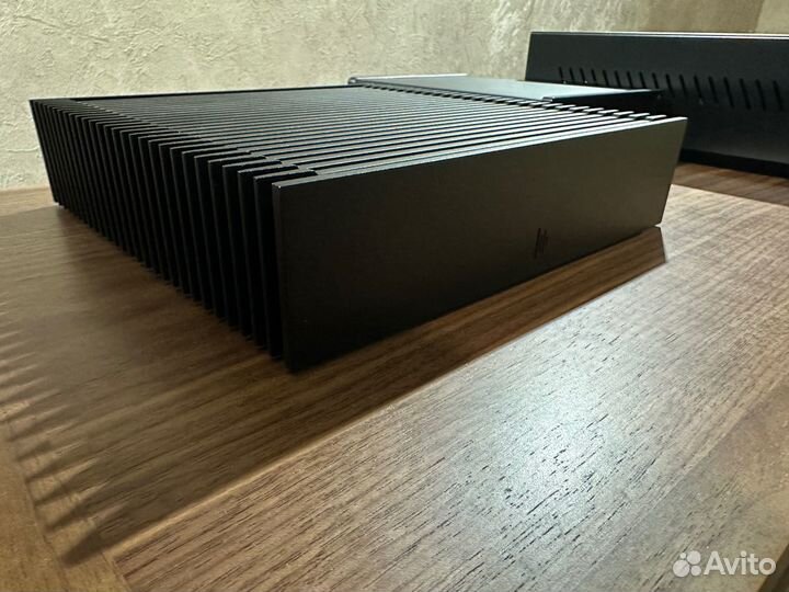 Сетевой аудиоплеер Roon Nucleus