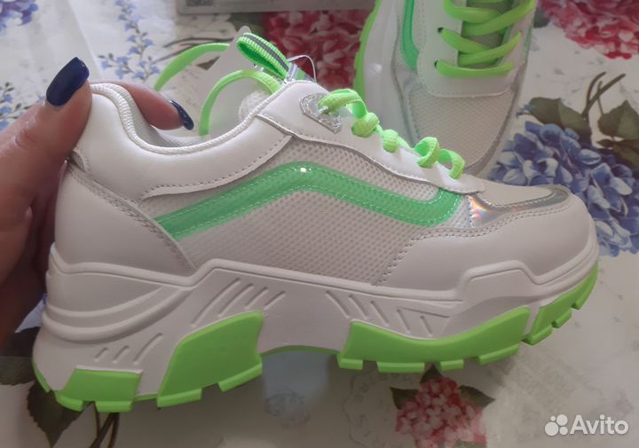 Кроссовки новые 36 размер