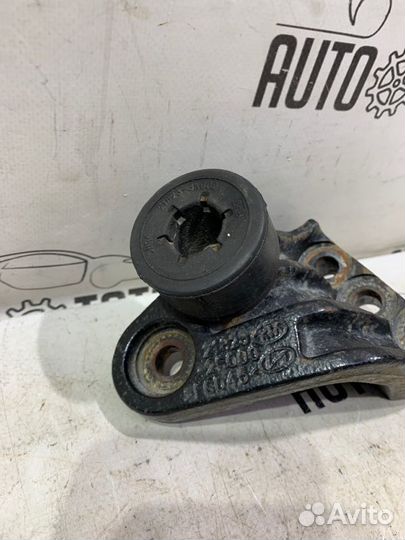 Кронштейн опоры двигателя правый Kia Sportage SL