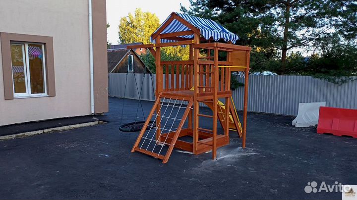 Детская игровая площадка безопасная