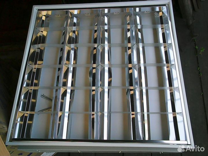 Светильник потолочный