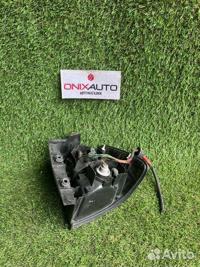 Фонарь задний левый Nissan Liberty PNM12 SR20DET